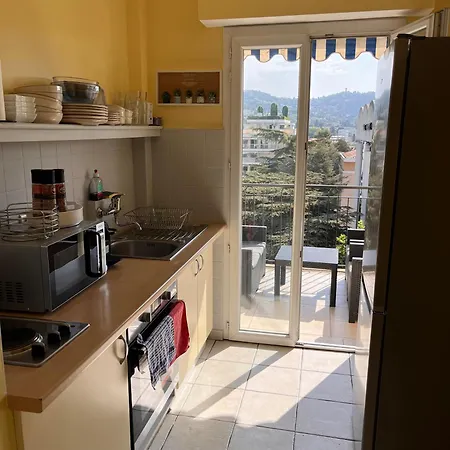 Carnot Apartment